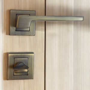 Kapı Kolu Antik Sarı Oda-WC Rozetli Anka