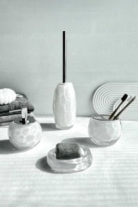 Primanova Joseph 4 Parça Banyo Seti Beyaz (Klozet Fırçası, Sıvı Sabunluk, Katı Sabunluk, Diş Fırçalık)